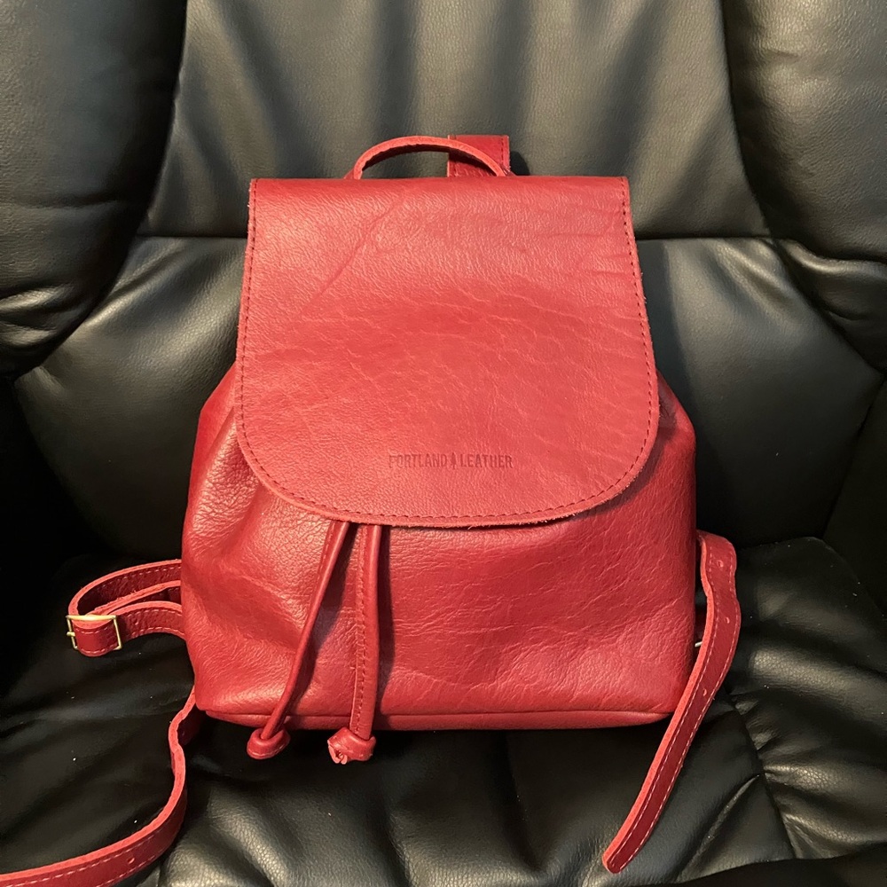 RARE Unicorn Portland Leather Bucket Backpack in Flamenco